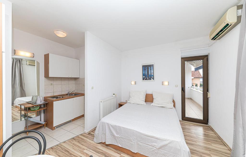 Apartments Ruza Kastela Luaran gambar