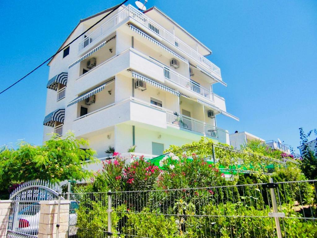 Apartments Ruza Kastela Luaran gambar
